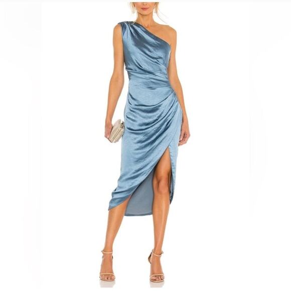 Elliatt Dresses & Skirts - Elliatt cassini one shoulder dress in